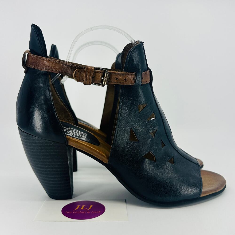 Miz Mooz Women's Madeline Black Leather Peep Toe Sandals Size 40 EU/ 9-9.5 US